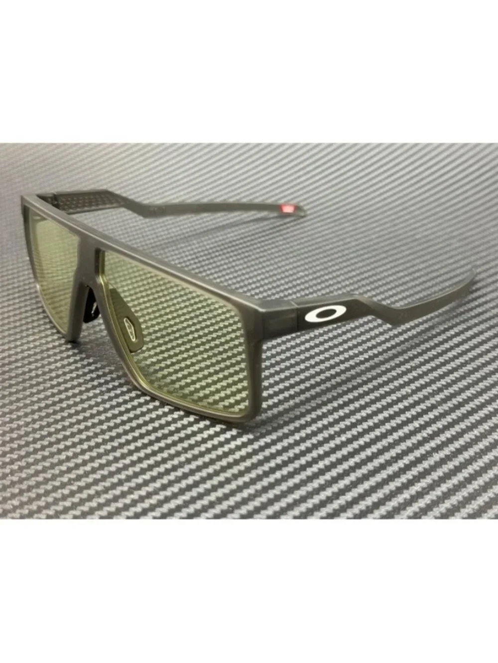 New Oakley Men Matte Grey Smoke Sunglasses 61-9-146